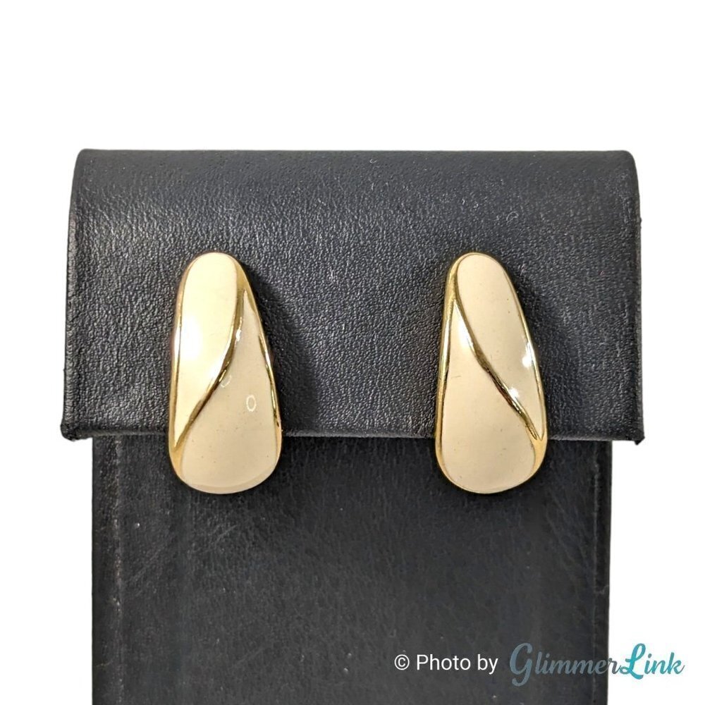 Vintage 60s Trifari Off White Enamel Teardrop Gold Tone Clip On Earrings